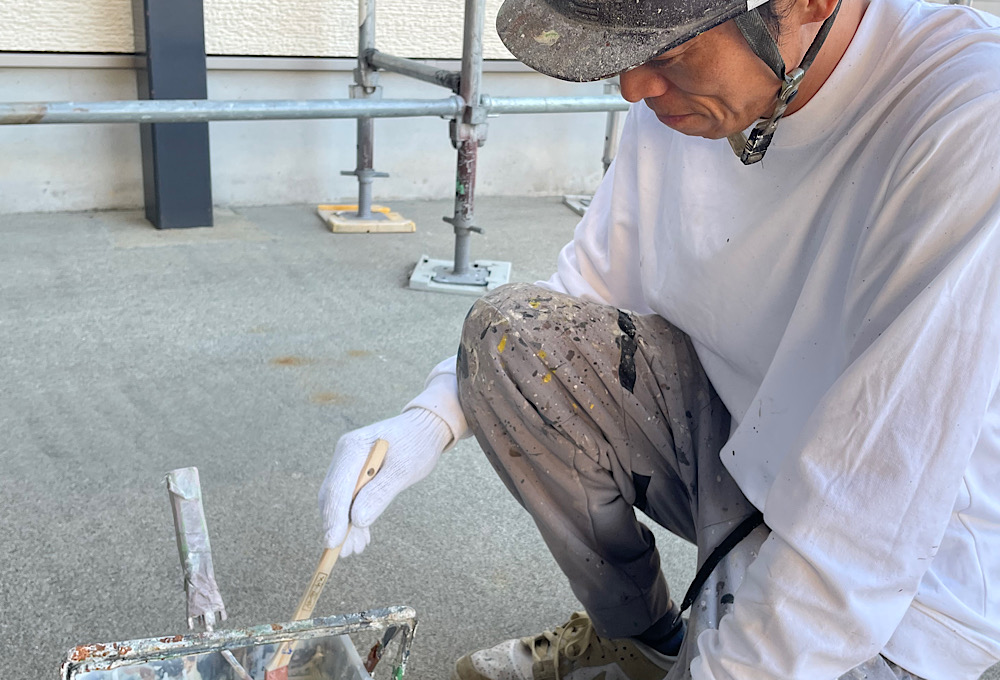 塗装工事　材料作り 下塗り　