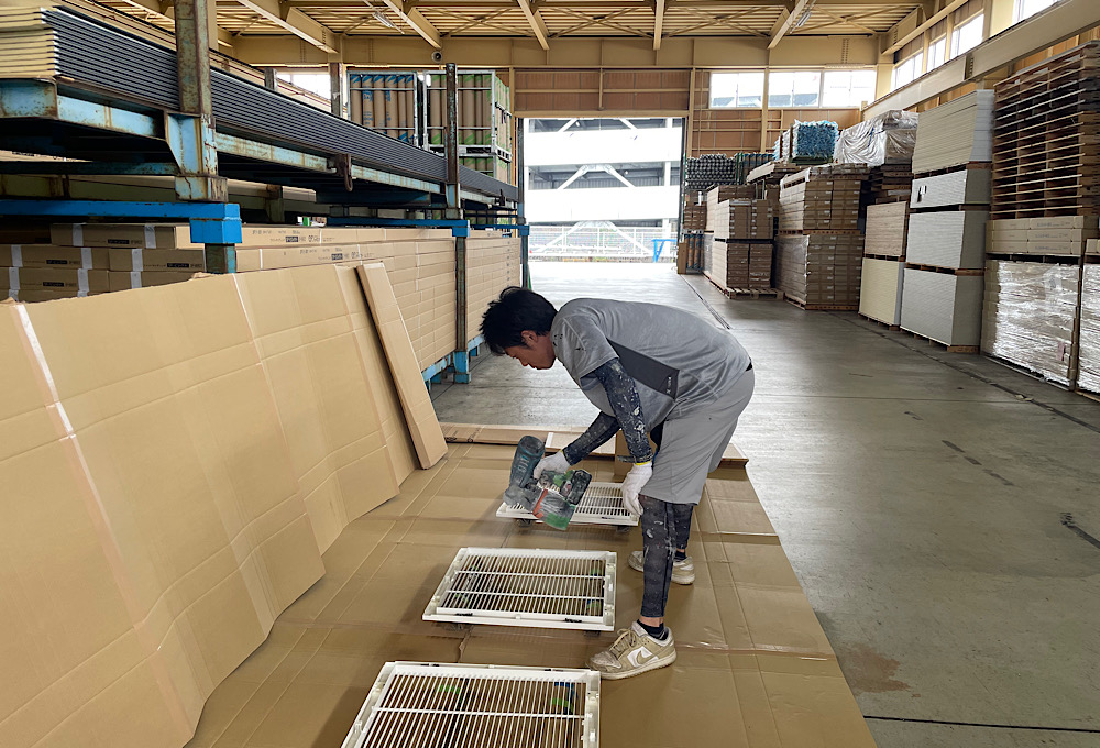 プラスチック塗装　下塗り　万能プライマー　吹き付け塗装