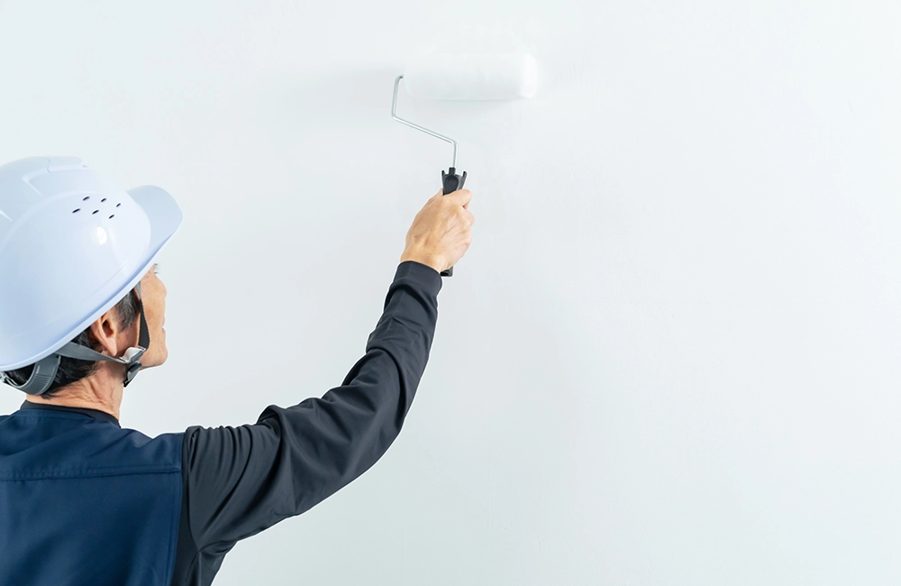 外壁塗装のプロ（1級塗装技能士）が丁寧に塗装します。